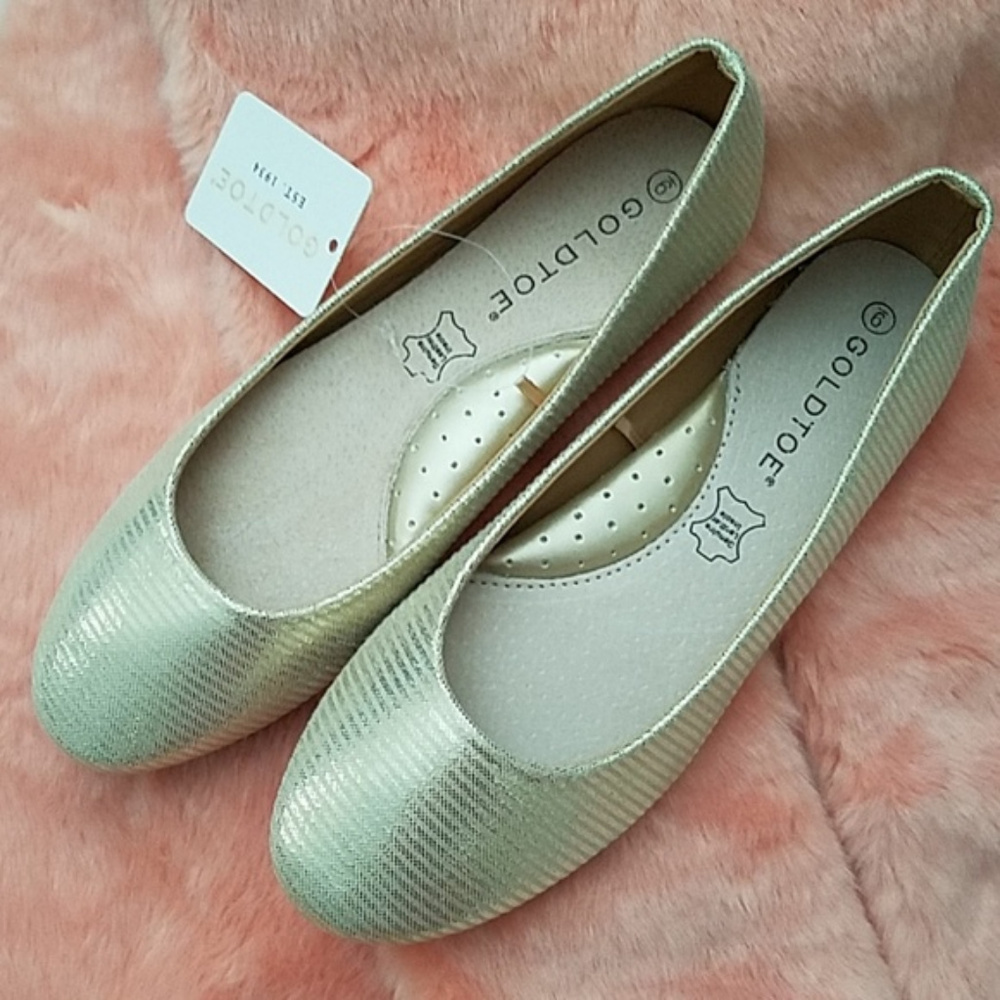Gold Toe Gold Flat Shoes